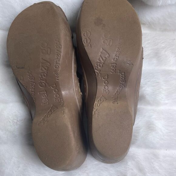 Dr Scholl’s nurse’s clogs tan with bronze strap size 10 - Picture 12 of 12